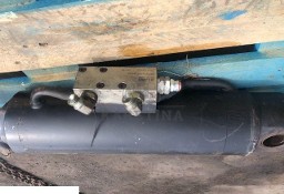 JCB 526-56 - Siłownik Wychyłu Łyźki