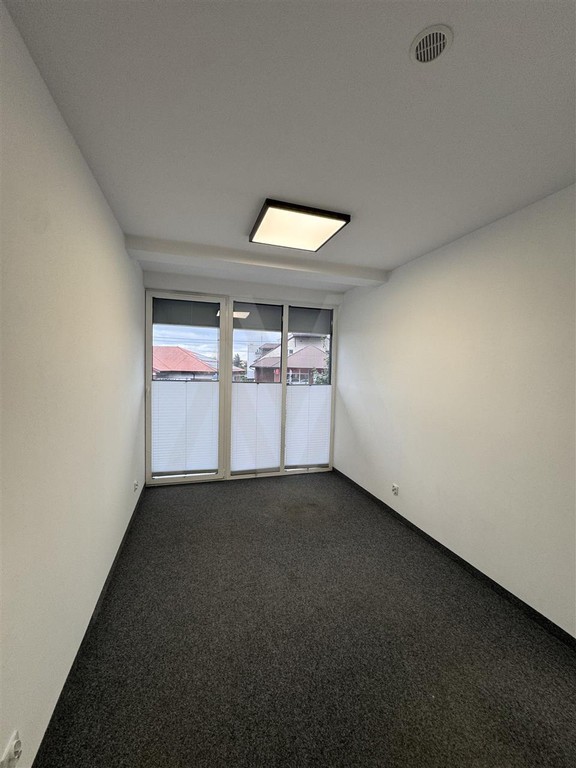 Prestożowy lokal przy głównej trasie - View 3