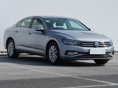 Volkswagen Passat B8 , Salon Polska, 1. Właściciel, VAT 23%, Navi, Klimatronic,-1