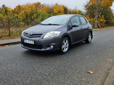 Toyota Auris I-1