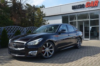 Infiniti Q70