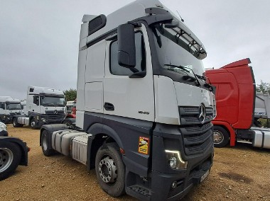 Mercedes-Benz Actros-1