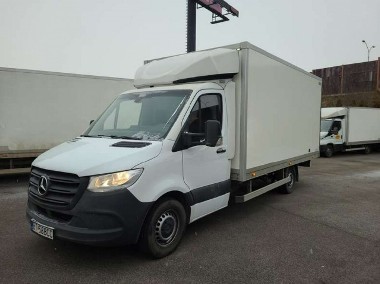 Mercedes-Benz Sprinter-1