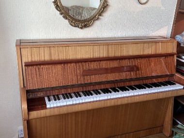 Pianino Calisia, kupione w latach 80tych ale prawie nie używane, w dobrym stanie-1