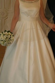 Piękna suknia ślubna.-3