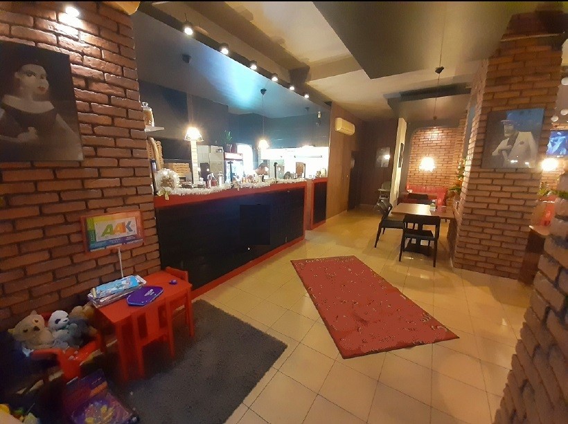 Lokal użytkowy 165 m², os. Dywizjonu 303, do wejścia - Widok 2