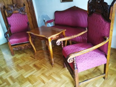 Komplet ekskluzywnych mebli zabytkowych, sofa, stolik, dwa krzesła.-1