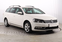 Volkswagen Passat B7 , Klimatronic, Tempomat, Parktronic, Podgrzewane siedzienia