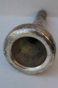 Ustnik do trąbki BB , posrebrzany  , srednica rurki 10 mm-2