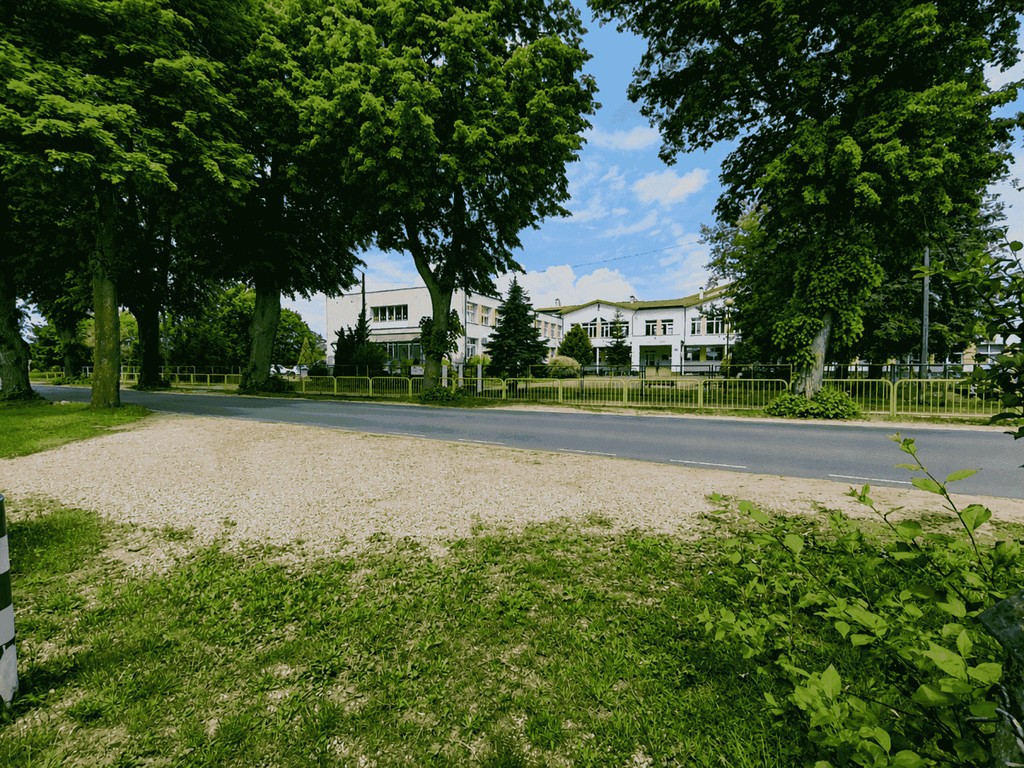 Z dużym potencjałem w Łukcie | 5 pokoi | działka 796 m² | świetna lokalizacja - Widok 6