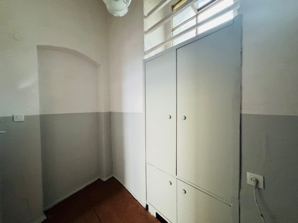 Jedności N., parter, witryna, od zaraz – další