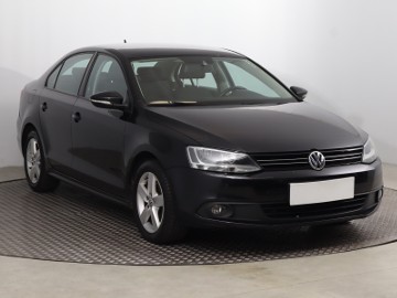 Volkswagen Jetta VI , Salon Polska, Klima, Tempomat, Parktronic,
