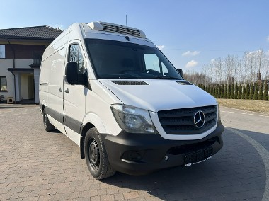 Mercedes-Benz Sprinter-1