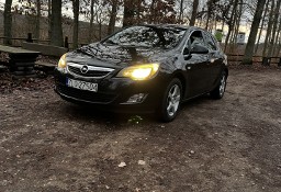 Opel Astra J 1.7 CDTI 2010 110KM