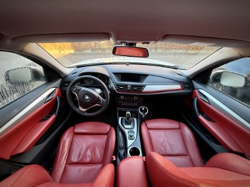 xDrive25d • 218 KM • Automat • 4x4 • Czerwona skóra