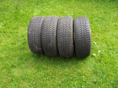 Opona zimowa 225/55 R17 na feldze stalowej-1