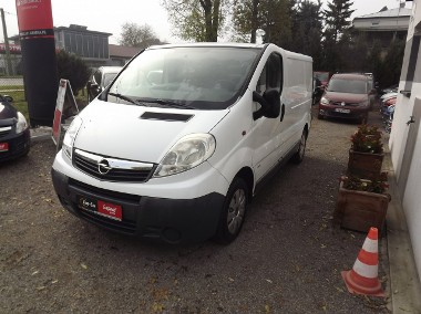 Opel Vivaro-1