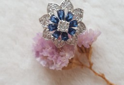Nowy pierścionek srebrny kolor białe niebieskie cyrkonie kwiat duży 