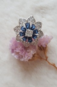 Nowy pierścionek srebrny kolor białe niebieskie cyrkonie kwiat duży -2