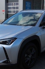Lexus UX-2