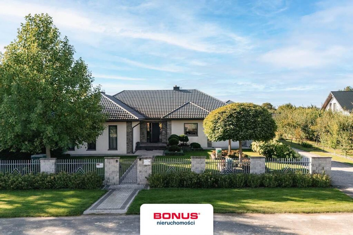 Zamieszkaj w domu z basenem tylko 15km od Lublina.