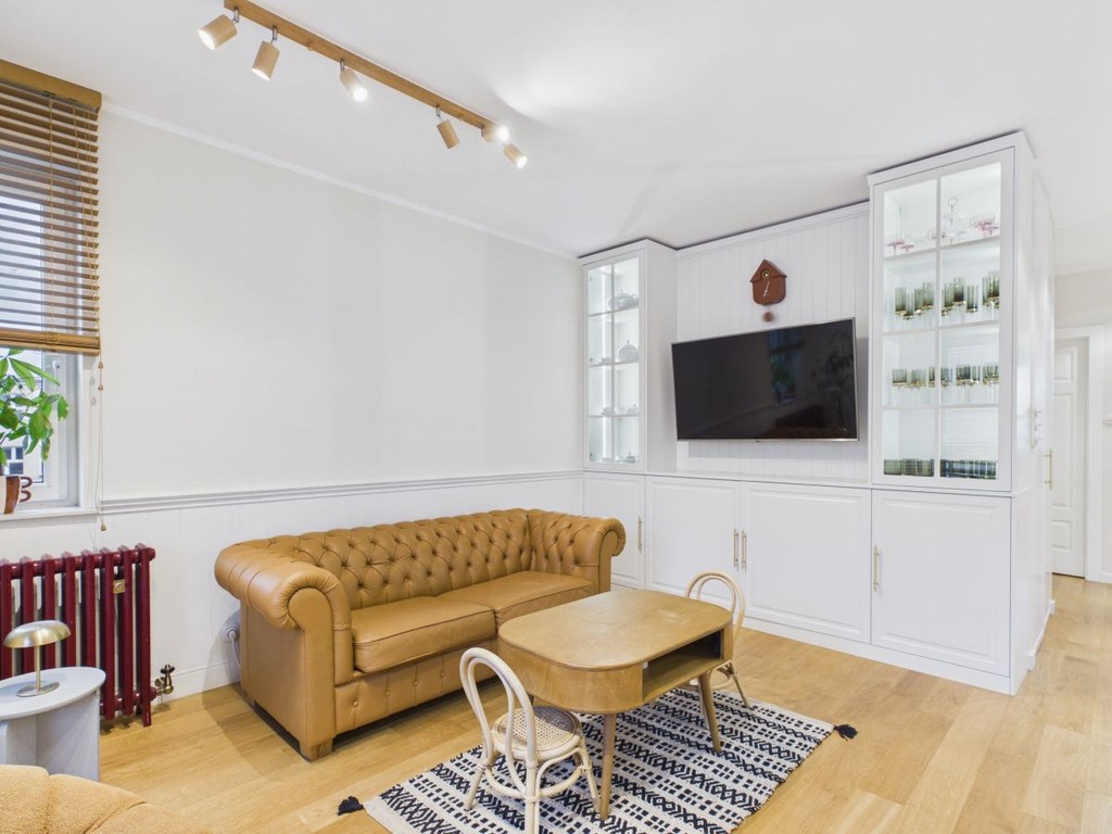 Elegancki apartament przy metrze! - Więcej