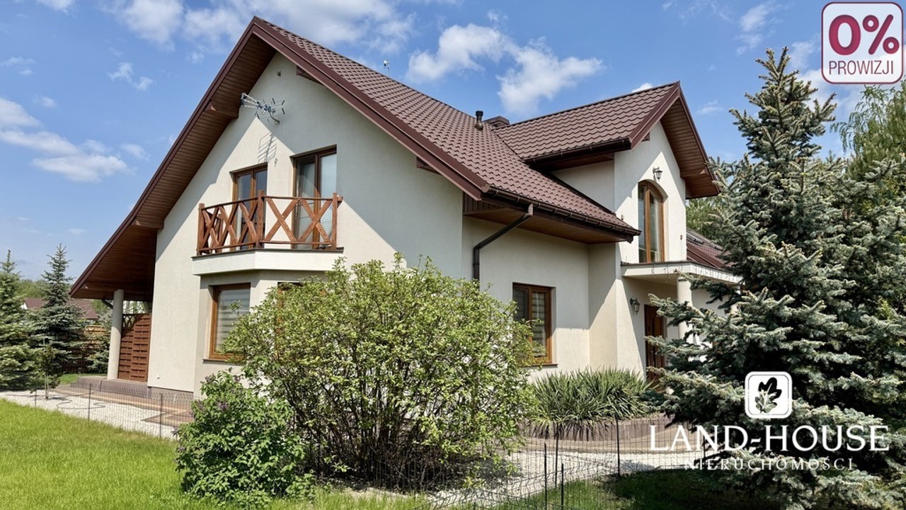 NOWOCZESNY DOM RODZINNY NA SKRAJU LASU