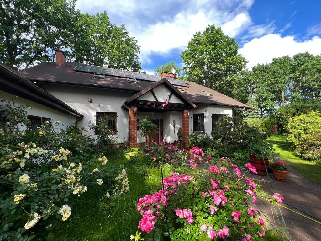 Bielany Dom z widokiem na las / Działka 2000m2 / P