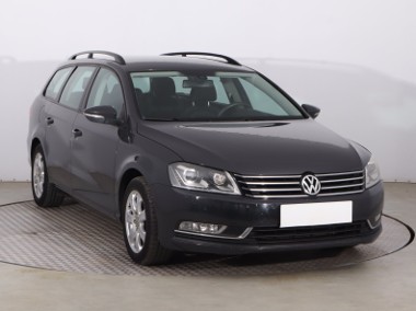 Volkswagen Passat B7 , Salon Polska, Navi, Xenon, Klimatronic, Tempomat,-1