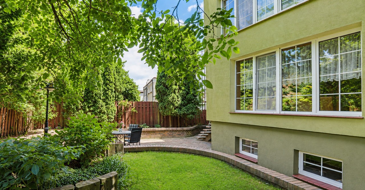 BLIŹNIAK SKRAJNY PRZY LESIE-NOWE MIASTO-196m2+85m2