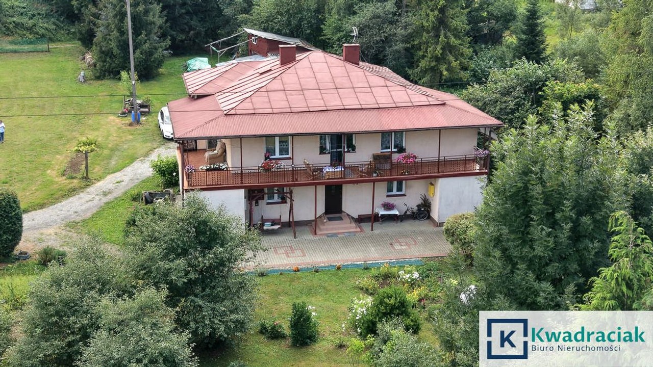 Dom z działką 55 arów i stawem – Zagórz, Dolina