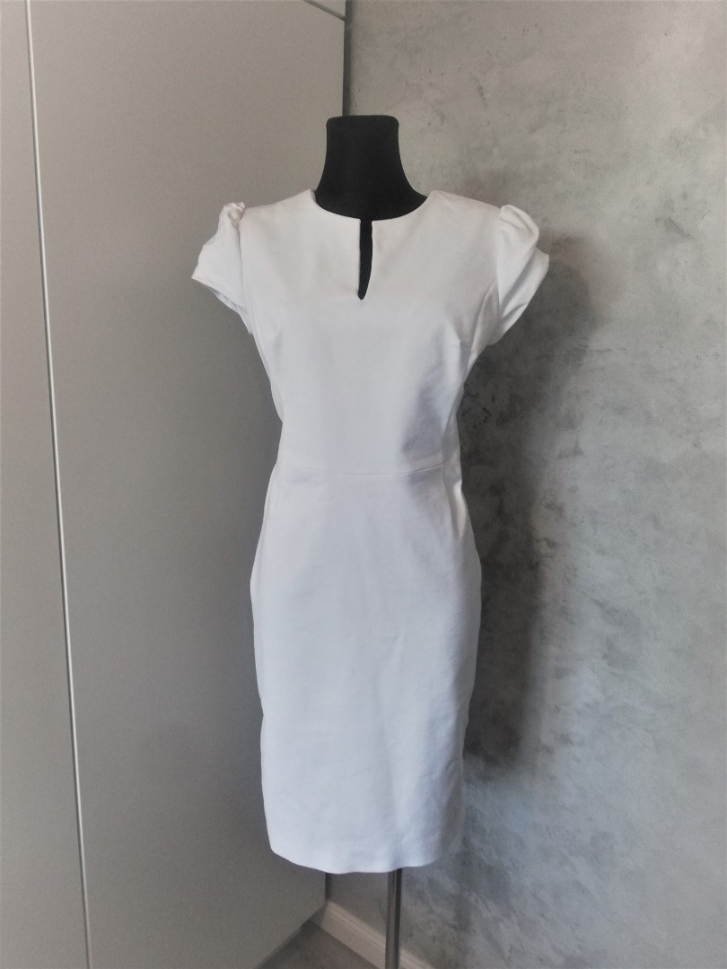 Biała, klasyczna sukienka Simple  - Oferta archiwalna