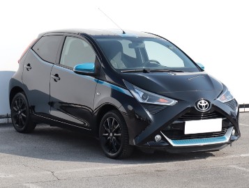 Toyota Aygo , Salon Polska, Serwis ASO, Automat, Skóra, Klima, Parktronic