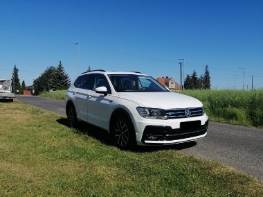 2.0 BENZYNA ! 2019 ! AWD !-1