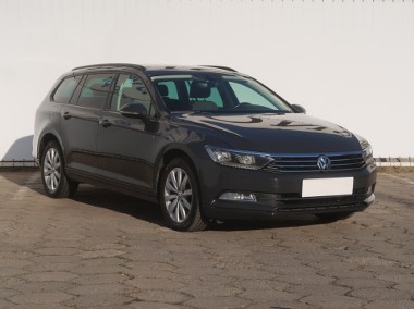 Volkswagen Passat B8 , Navi, Klimatronic, Tempomat, Parktronic,-1