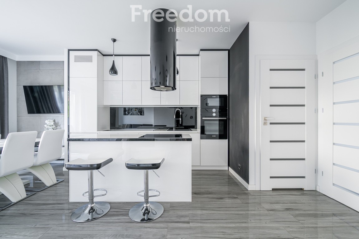 Segment 105 m² na wynajem - Ząbki, ul. Rembertowska - Widok 2