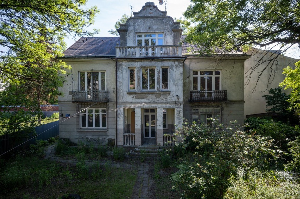 Historyczna willa z potencjałem|Warszawa Włochy