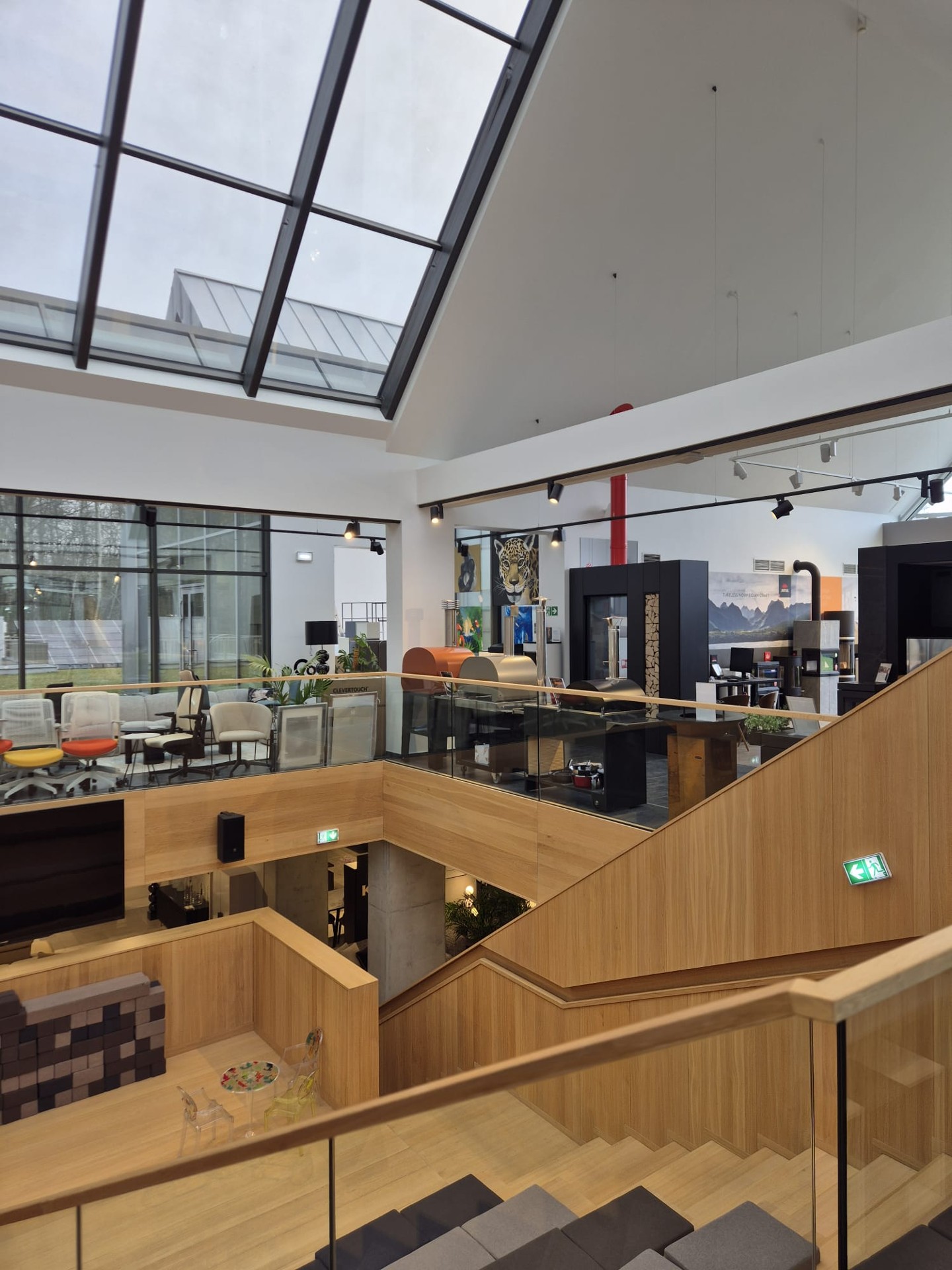 Lokal handlowy w galerii wnętrz – pohled 3