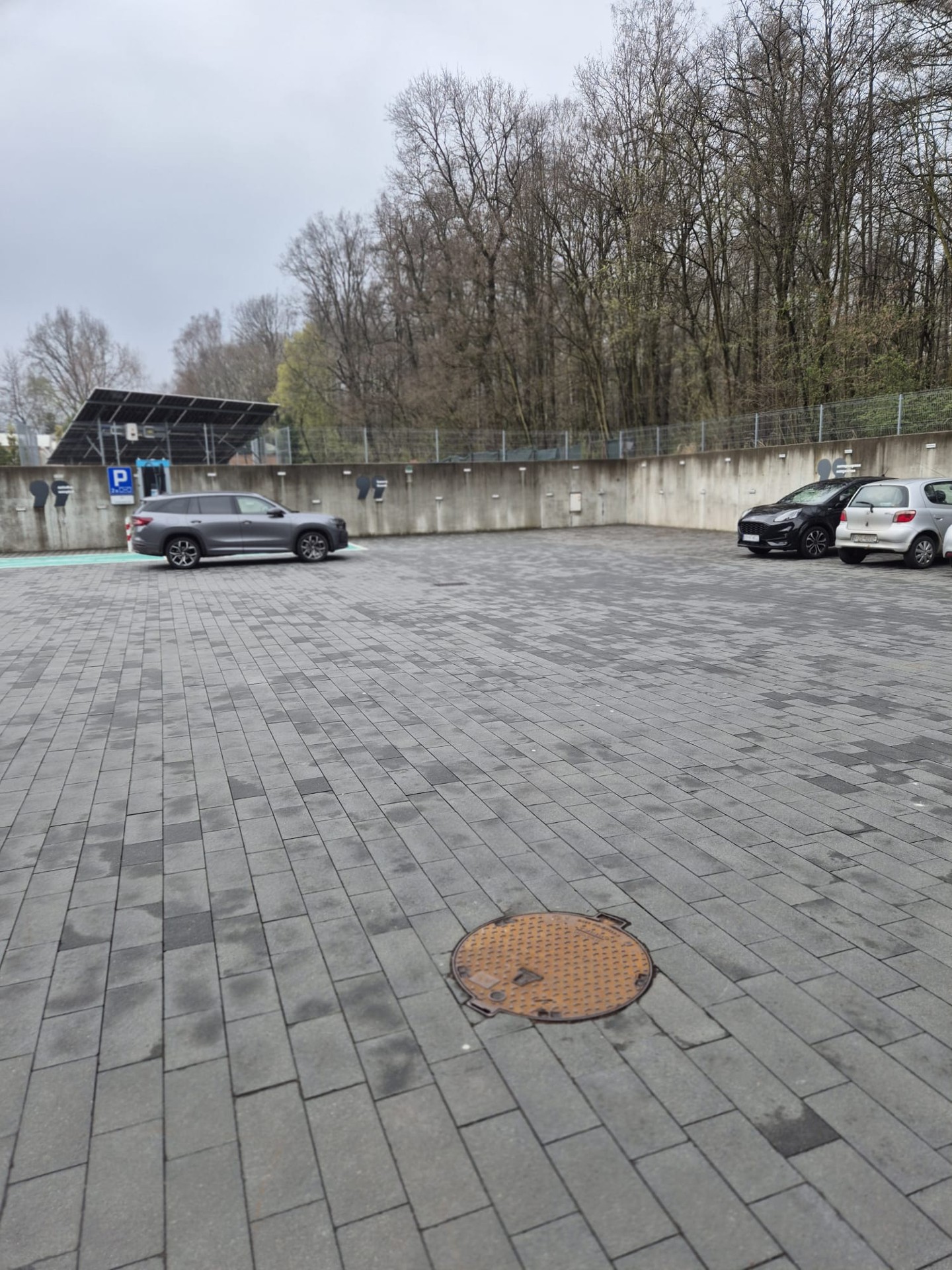 Lokal handlowy w galerii wnętrz – pohled 6