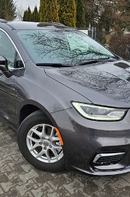 Chrysler Pacifica-2