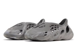 Adidas YEEZY FOAM RUNNER - RnnR MX Granite / IE4931
