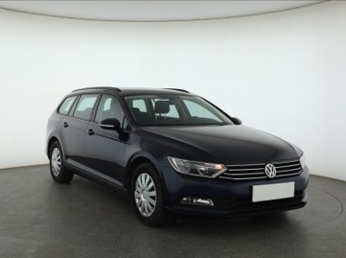 Volkswagen Passat B8 , Salon Polska, Serwis ASO, Klimatronic, Parktronic-1