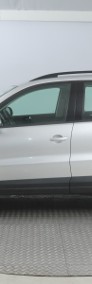 Volkswagen Tiguan , Klimatronic, Tempomat, Parktronic, Podgrzewane siedzienia-4