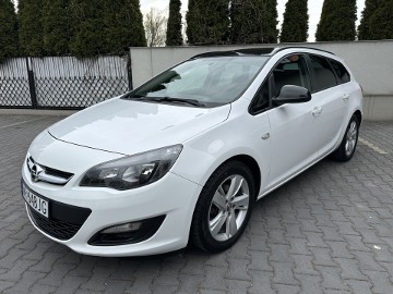 Opel Astra J Sports Tourer 2.0 diesel 165 KM Automat 2015 rok