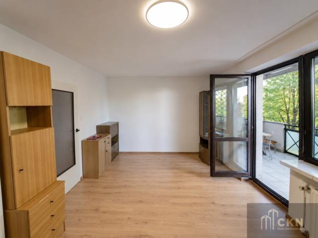 Kurdwanow 2 pokoje, jasna kuchnia, balkon, możliwe 3 pok