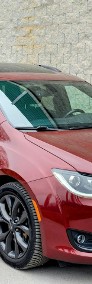 Chrysler Pacifica-3