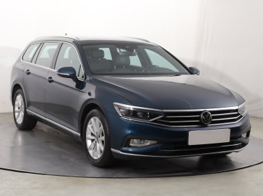 Volkswagen Passat B8 , Skóra, Navi, Klimatronic, Tempomat, Parktronic,-1