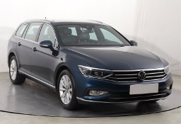 Volkswagen Passat B8 , Skóra, Navi, Klimatronic, Tempomat, Parktronic,