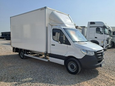 Mercedes-Benz Sprinter-1