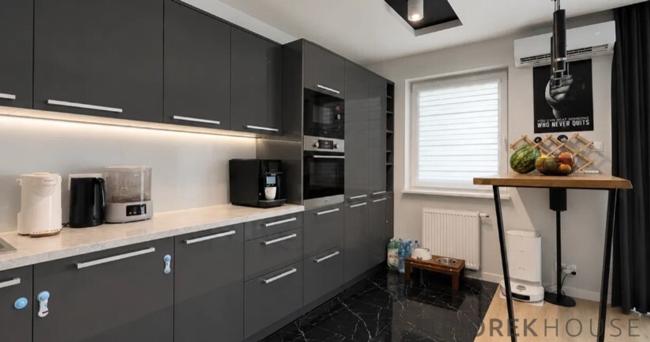 3-pokojowe mieszkanie w Markach - Widok 4